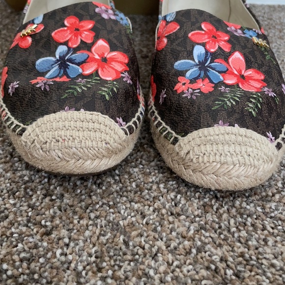 Michael Kors signature floral print espadrilles - Picture 2 of 8